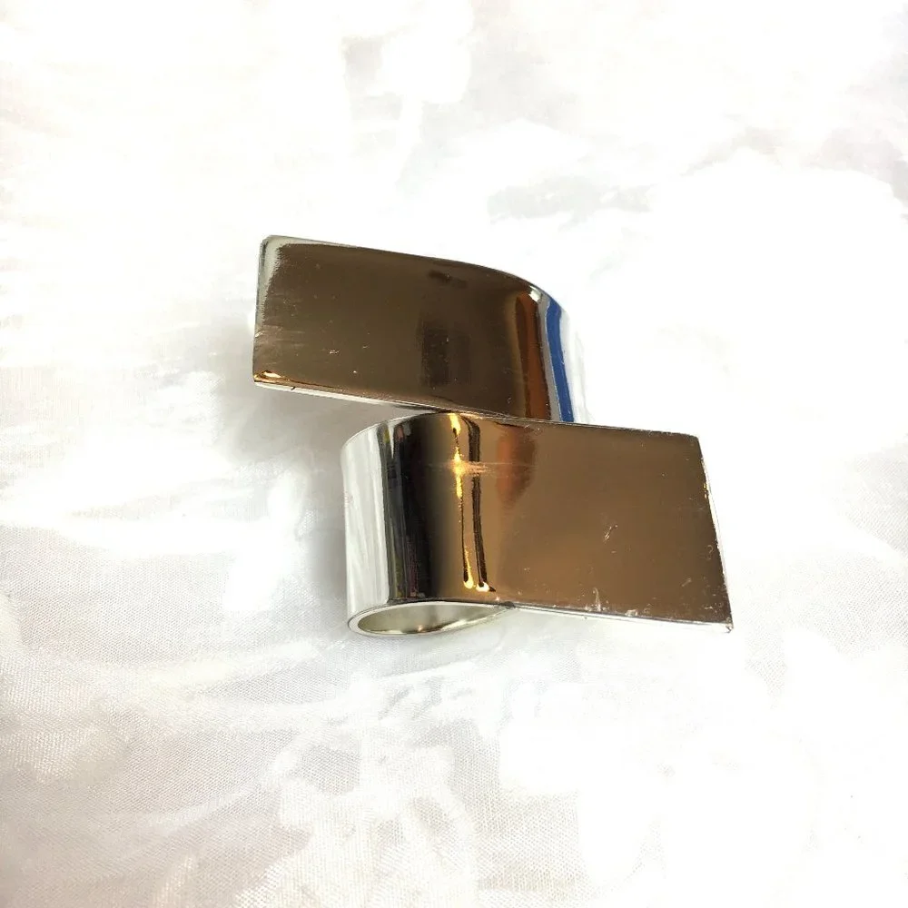 * Wedgewood Silver Abstract Contempory Napkin Rings Set of 4 NWT